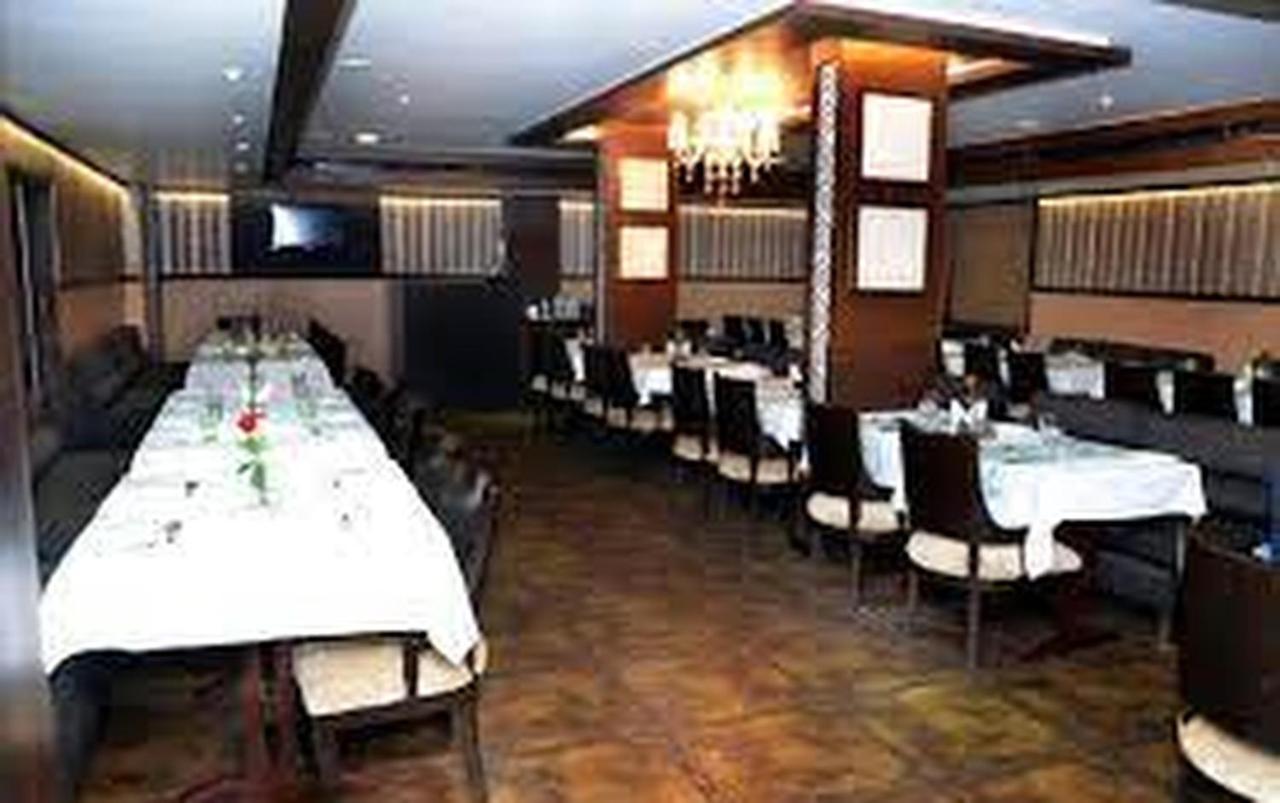 Hotel Punjab Palace Rāipur Buitenkant foto