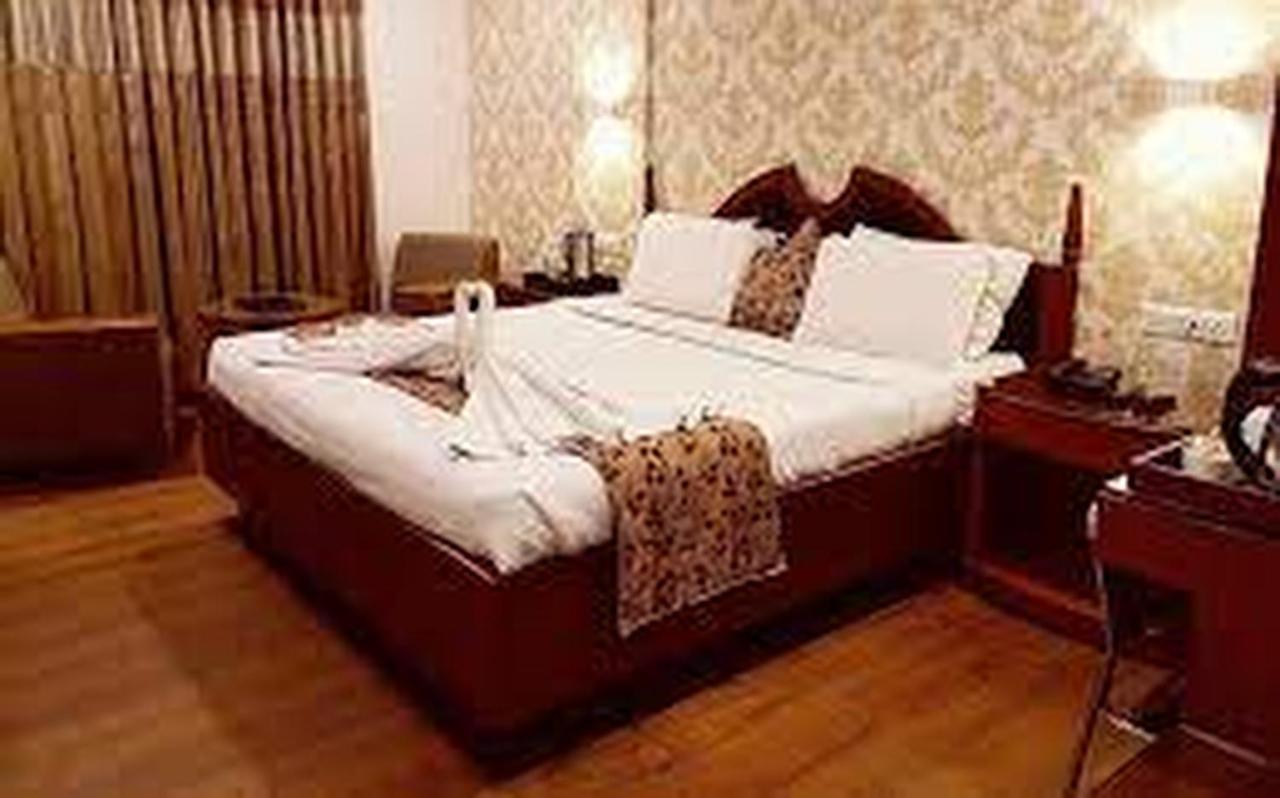 Hotel Punjab Palace Rāipur Buitenkant foto