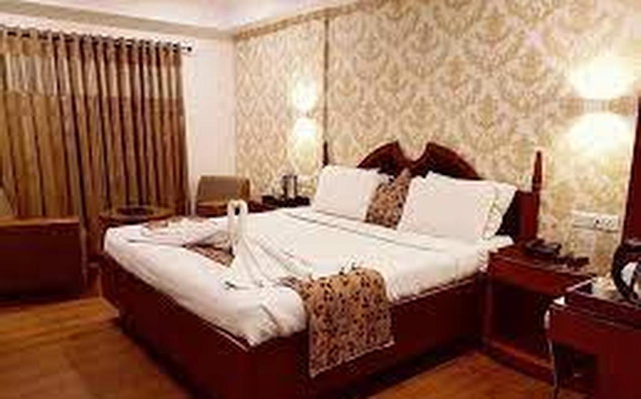 Hotel Punjab Palace Rāipur Buitenkant foto