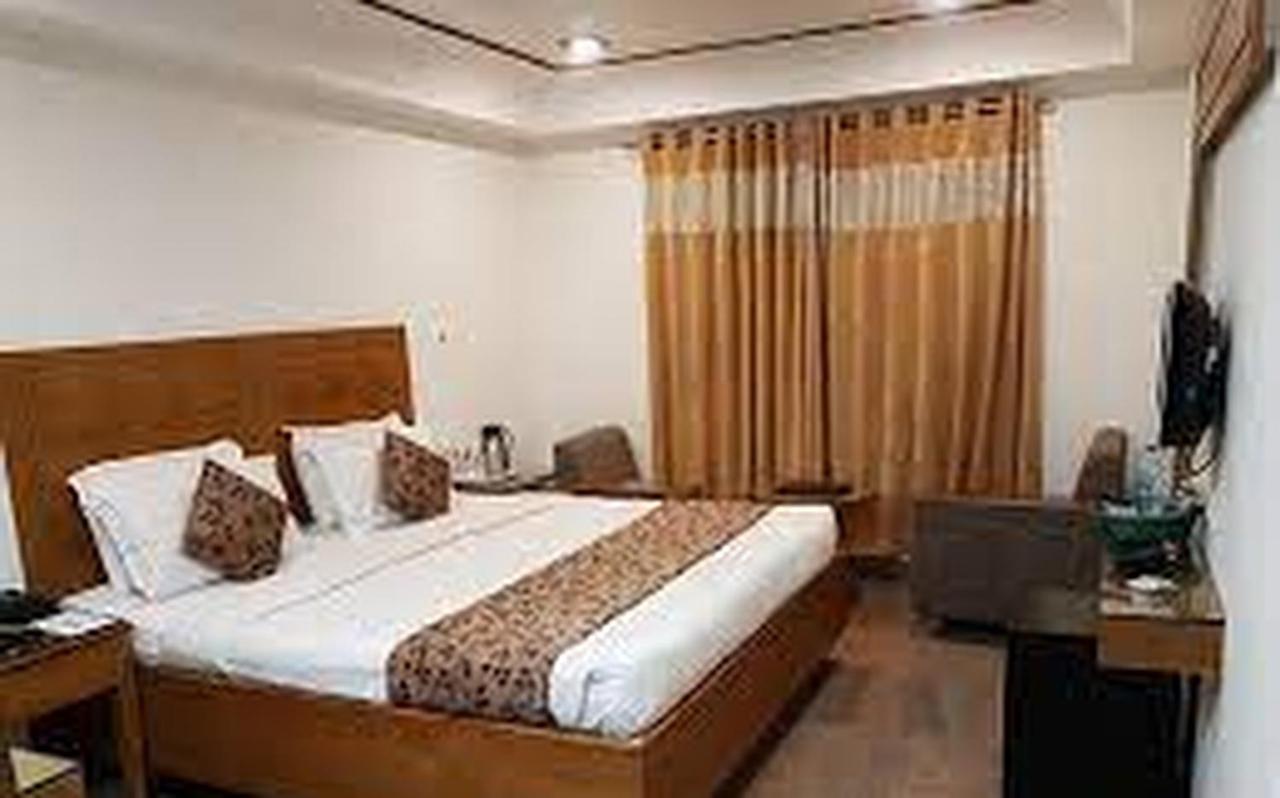 Hotel Punjab Palace Rāipur Buitenkant foto