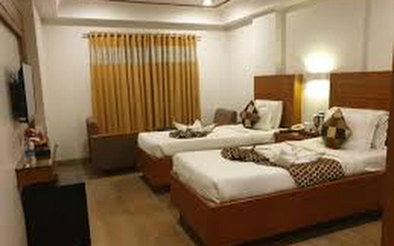 Hotel Punjab Palace Rāipur Buitenkant foto