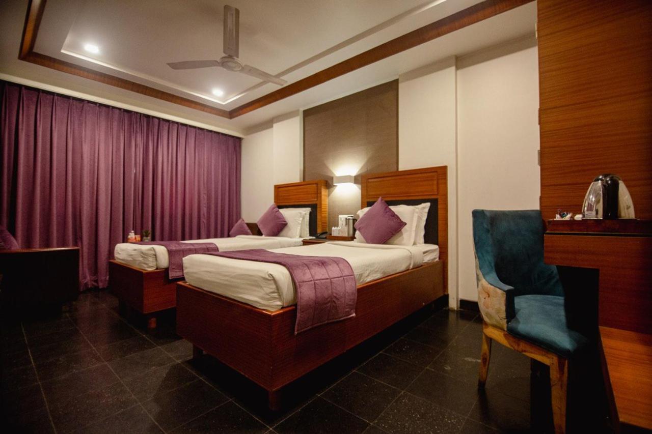 Hotel Punjab Palace Rāipur Buitenkant foto