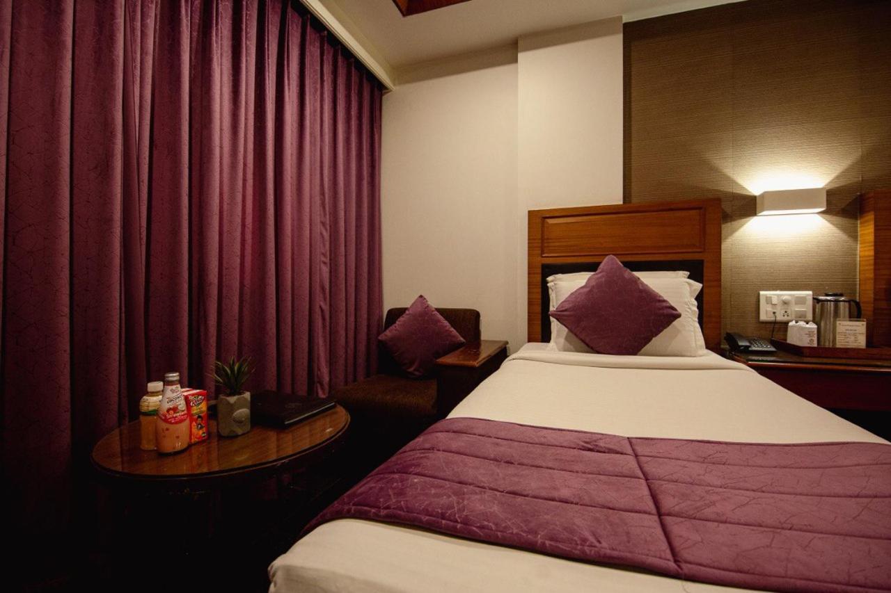 Hotel Punjab Palace Rāipur Buitenkant foto